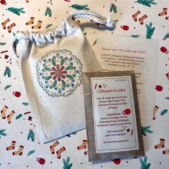 Zakje met Glühwein kruiden - willekeurige print, tht maart "25